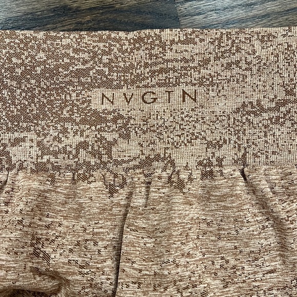 NEW NVGTN SEAMLESS LEGGINGS - Picture 2 of 2